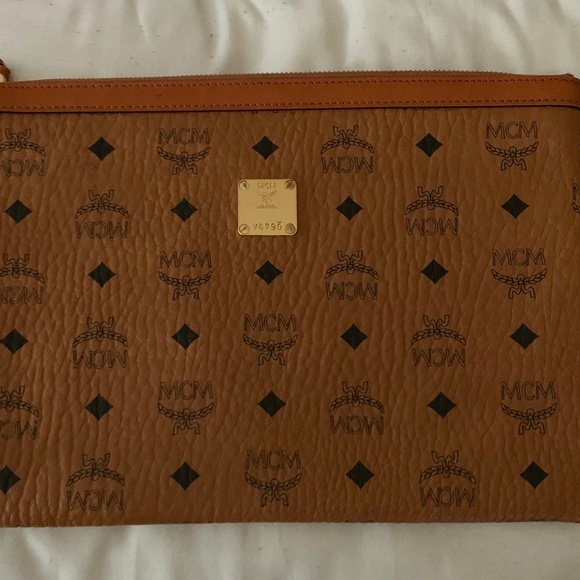 MCM Logo Clutch - Picture 1 of 2